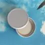 Mini Meta Tins 4 oz Flache Rundtöpfe mit Festklemmdeckeln Leere Töpfe Kosmetik Töpfe Party Favors Töpfe und Lebensmittelbehälter (Weiß)