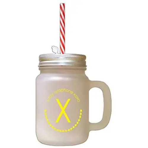 Bocal en verre glacé avec paille, X, X-Ray, Xylophone, Xoxo. Bocal en verre glacé avec paille, X, X-Ray, Xylophone, Xoxo.