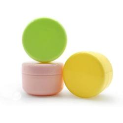 erioctry 5Oz (150g) Refillable Plastic Make-up Cosmetic Jars Empty Face Cream Eye Shadow Lip Balm Lotion Storage Container Pot Bottle Case Holder with Dome Lids (Pack of 3) (Yellow)