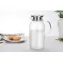 Verre Pitcher Cupwind 55 oz avec Couvercle en Acier Inox, Carafe d'Eau Chaudes/Froides avec Anse, Pitcher à Jus et Thé Glacé x Set de 6 Tasses en Verre 8.5 oz x Plateau de Service Verre Pitcher Cupwind 55 oz avec Couvercle en Acier Inox, Carafe d'Eau Chaudes/Froides avec Anse, Pitcher à Jus et Thé Glacé x Set de 6 Tasses en Verre 8.5 oz x Plateau de Service