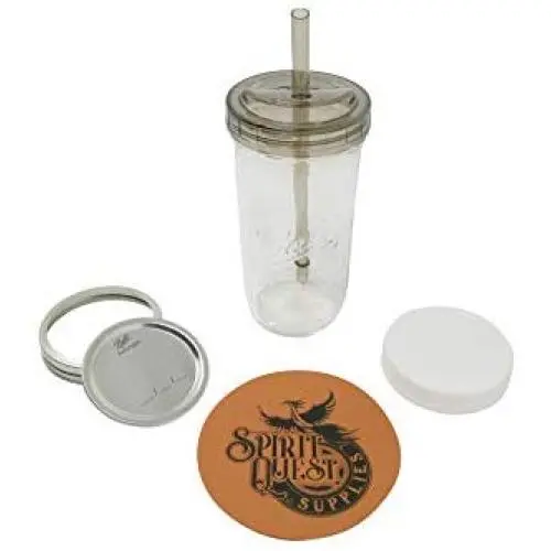 Glasensatz Mason Jar - (1) 32oz Regular Mouth Ball Mason Jar mit (1) Trinkdeckel & Strohhalme, (1) Lagerdeckel, (1) Metalldeckel & Bänder, und (1) Spirit Quest Supplies Large Jar Opener