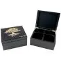 Hakuna Supply – Schwarzer Aufbewahrungsbox mit Fächern, Glasbehälter, Kapselmaschine und Auffangschale – Gravierte Bambusdeckel (Baum des Lebens)