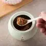 Ensemble de 3 Pots en Céramique Décorés de Fleurs pour Condiments et Épices avec Couvercles, Cuillère en Céramique et Plateau en Bois Ensemble de 3 Pots en Céramique Décorés de Fleurs pour Condiments et Épices avec Couvercles, Cuillère en Céramique et Plateau en Bois