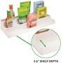 mDesign Kunststoff Verstellbare, Erweiterbare Küchenschrank, Pantry, Regal Organizer/Gewürzregal mit 3-stufigem Lagerbereich für Gewürzflaschen, Gläser, Gewürze, Backzutaten – 2er Pack – Creme/Beige
