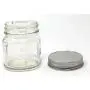 Bouteilles en verre Mason carrées de 240 ml (12 pack) avec couvercles argentés. Bouteilles en verre Mason carrées de 240 ml (12 pack) avec couvercles argentés.