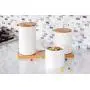 Ensemble de 3 Pots en Céramique Blanche avec Couvercles en Bambou Réel et Plateau Organisateur avec Joints Silicones Airtight, pour le Stockage des Aliments Secs, Idéal pour le Café, le Thé, le Sucre, les Épices, les Bonbons, la Farine Ensemble de 3 Pots en Céramique Blanche avec Couvercles en Bambou Réel et Plateau Organisateur avec Joints Silicones Airtight, pour le Stockage des Aliments Secs, Idéal pour le Café, le Thé, le Sucre, les Épices, les Bonbons, la Farine