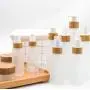 Bouteilles en verre glacées de 150ml/5oz avec pompe à appuyer et tête de pompe en bambou - Récipients rechargeables pour shampooings, huiles essentielles, gels douche, lessives et lotions. Bouteilles en verre glacées de 150ml/5oz avec pompe à appuyer et tête de pompe en bambou - Récipients rechargeables pour shampooings, huiles essentielles, gels douche, lessives et lotions.