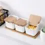 Pots à épices pour cuisine TNKML avec bols, cuillère et boîte en porcelaine avec couvercle en bambou – Récipients de rangement pour condiments et étagère en céramique. Pots à épices pour cuisine TNKML avec bols, cuillère et boîte en porcelaine avec couvercle en bambou – Récipients de rangement pour condiments et étagère en céramique.