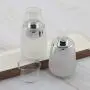 8 Pièces Flacon en Verre Froissé Écologique Remplissable 30ml 1oz, Bouteille Sphérique en Métal Argenté avec Bouchon Transparent et Embout pour Crème, Émulsion, Essence Faciale.