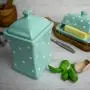 Bocal en céramique artisanal bleu turquoise et blanc à motifs de pois, grand (900ml/31.5oz) – idéal pour le stockage, les biscuits, cadeau de maison. Bocal en céramique artisanal bleu turquoise et blanc à motifs de pois, grand (900ml/31.5oz) – idéal pour le stockage, les biscuits, cadeau de maison.