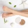 Emilia Fußpeeling mit Toten Meer Mineralien, natürliches Peeling-Bad zur Fußpflege zur Häuterkernentfernung für raue Sohlen und Fersen – Aprikose grit – Cremes Reinigung für zarte Füße – 5,2 Fl. Oz.