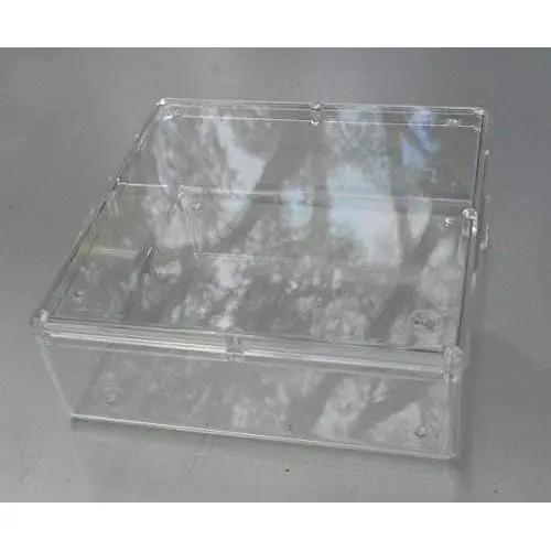 Clear plastic boxes with removable lid. Size 4.5" x 4.5" x 1.5". Food grade. Pack of 6 Clear plastic boxes with removable lid. Size 4.5" x 4.5" x 1.5". Food grade. Pack of 6