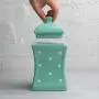 Bocal en céramique artisanal bleu turquoise et blanc à motifs de pois, grand (900ml/31.5oz) – idéal pour le stockage, les biscuits, cadeau de maison. Bocal en céramique artisanal bleu turquoise et blanc à motifs de pois, grand (900ml/31.5oz) – idéal pour le stockage, les biscuits, cadeau de maison.
