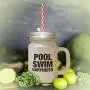 Baignade Joyeuse dans la Piscine Marron, Bocal en Verre Froissé avec Paille Baignade Joyeuse dans la Piscine Marron, Bocal en Verre Froissé avec Paille