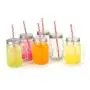 Glasbehälter aus Mason-Gläsern mit Henkel, Schussgläser mit geprägtem Logo, Silberdeckel und Plastikstrohhalme. 16 oz. pro Stück. Old Fashion Drinking Glasses – Pack von 6 Stück von Premium Vials.