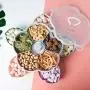 Drehbare Snackbox mit Blumen-Design, Süßigkeiten- und Lebensmittel-Aufbewahrungsbox, Schmuckorganizer, Obstschale, Süßigkeiten-Teller, Compartment-Platte, Hochzeitssüßigkeiten-Teller, Party-Snack-Teller (Mehrfarbig)