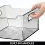 mDesign Kunststoff Küchenschränkchen, Kühlschrank- oder Gefrierbehälter mit Griffen – Organizer für Obst, Joghurt, Snacks, Nudeln – BPA-frei, 10 Zoll Länge, 4er-Set – Grauweis