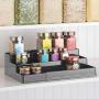 mDesign Kunststoff Verstellbare, Erweiterbare Küchenschrank, Pantry, Regal Organizer/Gewürzregal mit 3stufigem Lagerbereich für Gewürzflaschen, Gläser, Gewürze, Backzubehör - Anthrazitgrau