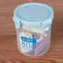 Klare Kunststoffbehälter mit Deckeln für Küchen-Aufbewahrung, Boxen-Siegel, Vorratsbehälter, Flaschen- und Glaskorbförmige Organizer (Blau, M)