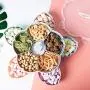 Drehbare Snackbox mit Blumen-Design, Süßigkeiten- und Lebensmittel-Aufbewahrungsbox, Schmuckorganizer, Obstschale, Süßigkeiten-Teller, Compartment-Platte, Hochzeitssüßigkeiten-Teller, Party-Snack-Teller (Mehrfarbig)