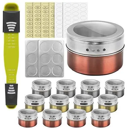 Magnetische Gewürzbehälter, 12 Gewürzgläser, Organizer Aufbewahrung mit Gewürzaufklebern, 3 Farben Beizehälter, Klare Deckel Küchenbeizehälter, Messlöffel & Sieb-Gießbecher