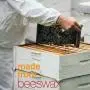 Emballages Alimentaires en Cire d'Abeille - Set de 6 + Barre de Cire d'Abeille 2 Grande, 2 Moyenne, 2 Petite, Sans Plastique Zéro Déchet - Inclut 2 x Barre de Cire de 2 Pouces pour Revigorer les Wraps - Réutilisable, Organique Emballages Alimentaires en Cire d'Abeille - Set de 6 + Barre de Cire d'Abeille 2 Grande, 2 Moyenne, 2 Petite, Sans Plastique Zéro Déchet - Inclut 2 x Barre de Cire de 2 Pouces pour Revigorer les Wraps - Réutilisable, Organique