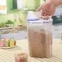 Distributeur de PSFS 2L en plastique pour céréales avec couvercle double, boîte de rangement sèche alimentaire, grain, conserve, boîte de rangement multi-grains, contenant pour riz (Transparent) Distributeur de PSFS 2L en plastique pour céréales avec couvercle double, boîte de rangement sèche alimentaire, grain, conserve, boîte de rangement multi-grains, contenant pour riz (Transparent)
