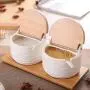 Bol à sucre avec couvercle et cuillère, pot en bois pour assaisonnement, ustensile de cuisine, boîte de rangement pour sel. Bol à sucre avec couvercle et cuillère, pot en bois pour assaisonnement, ustensile de cuisine, boîte de rangement pour sel.