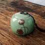 Boîte en céramique vintage pour thé faite à la main, glaçure, rangement thé, boîte à nourriture, conserve à thé avec couvercle étanche (Bleu clair) Boîte en céramique vintage pour thé faite à la main, glaçure, rangement thé, boîte à nourriture, conserve à thé avec couvercle étanche (Bleu clair)