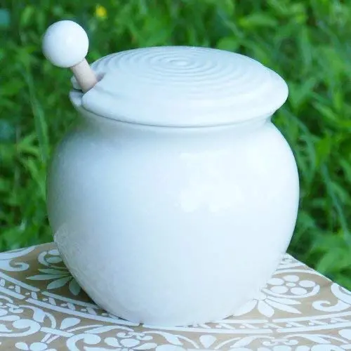 Pot à miel en céramique Cottage Creek avec couvercle et prédécoupe en bois – 473 ml [Blanc]