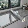 Glänzende Marmor-Aufkleberfolie – Wasserdicht, Ölbeständig für Küche, Schlafzimmer, Wohnzimmer & Möbel-Umbau – Einfache Anwendung für Heimdekoration – DIY-Enthusiasten & Heimdekoration – Dekor-Upgrade | Elegantes Finish