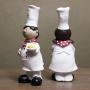 2pcs Kitchen Chef Statue, Fine Retro Country Craft Resin Couple Chef Statue, Used for Home Restaurant Kitchen Bar Decoration, Kitchen Bar Cabinet Cafe Desktop Decoration Gift, Baking Decoration Gift