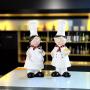2pcs Kitchen Chef Statue, Fine Retro Country Craft Resin Couple Chef Statue, Used for Home Restaurant Kitchen Bar Decoration, Kitchen Bar Cabinet Cafe Desktop Decoration Gift, Baking Decoration Gift