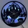 LED Wanduhr | Einzigartiges LED Vinyl Wanduhr | Waldbär Elch Hirsch Wanduhr Berg Haus Wanduhr | Original Geschenk für Wohnzimmer, Schlafzimmer, Büro Dekoration - Perfektes Geschenk für Geburtstag, Muttertag, Frühlingszeit, Abschlussfeier, Weihnachten