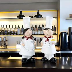2pcs Kitchen Chef Statue, Fine Retro Country Craft Resin Couple Chef Statue, Used for Home Restaurant Kitchen Bar Decoration, Kitchen Bar Cabinet Cafe Desktop Decoration Gift, Baking Decoration Gift