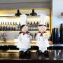 2pcs Kitchen Chef Statue, Fine Retro Country Craft Resin Couple Chef Statue, Used for Home Restaurant Kitchen Bar Decoration, Kitchen Bar Cabinet Cafe Desktop Decoration Gift, Baking Decoration Gift