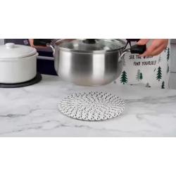 One set of 4pcs 7-inch heat-resistant mats | durable kitchen hot pads and pot pads | protect countertops and table mats | basic home and farmhouse decoration