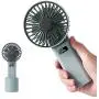 QEEK Persönlicher Mini-Ventilator, Tragbarer Handheld-Ventilator mit 4000 mAh Akku, LCD Digitalanzeige mit 5 Geschwindigkeitsstufen, Schwingungsfunktion, Ladestation für Büro, Zuhause, Outdoor und Reisen (Grün)