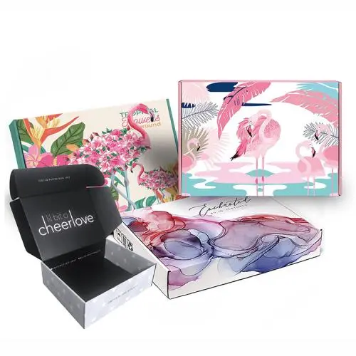 Boîte d'emballage cadeau universelle colorée et personnalisable, en carton ondulé, tendance et venteuse, avec impression de logo. Boîte d'emballage cadeau universelle colorée et personnalisable, en carton ondulé, tendance et venteuse, avec impression de logo.