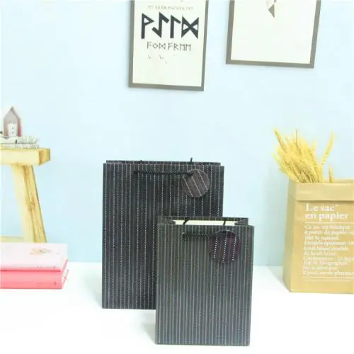 Easy Shipping Reusable Hot Sale Portable Printed Paper Gift Packaging Bag With Handle Easy Shipping Reusable Hot Sale Portable Printed Paper Gift Packaging Bag With Handle
