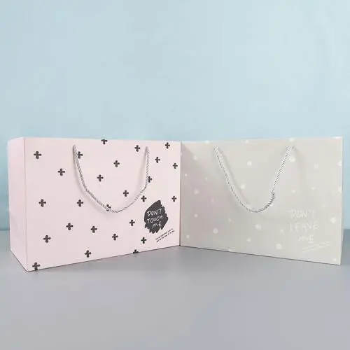 Nouveau Design Sacs Cadeau Reutilisables Imprimés Personnalisés Faciles à Expédier et Emballages de Luxe Nouveau Design Sacs Cadeau Reutilisables Imprimés Personnalisés Faciles à Expédier et Emballages de Luxe