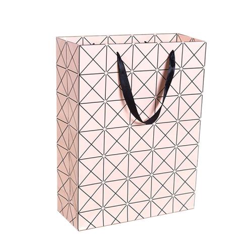 Good Quality Reasonable Simple Universal Packaging Paper Gift Bags With Custom Design Logo Types