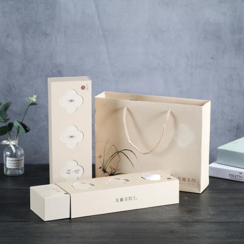 Wholesale Custom Carrier Bags Brand Clothes Packaging Shopping Paper Bags For Boutique