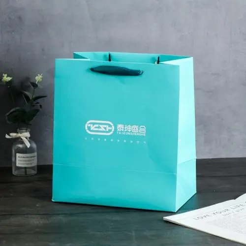 Usines de Fabrication Grossiste Sacs Cadeaux Personnalisés Design Imprimé Logo de Marque Usines de Fabrication Grossiste Sacs Cadeaux Personnalisés Design Imprimé Logo de Marque