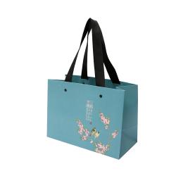 Wholesale Custom Luxury Gift Garment Paper Shopping Bags With Fancy Print