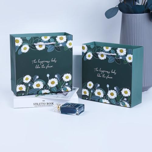 High Quality New Design Daisy Reasonable Fancy Paper Shopping Gift Packaging Bag With Custom Logo