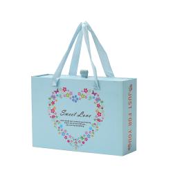 Hot Selling Custom Logo Luxury Practical Rigid Cardboard Gift Packing Box With Ribbon Handle