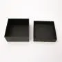 Boîte Cadeau Rigide en Carton Noir avec Couvercle Imprimé, Design Personnalisé, Luxe et Élégant. Boîte Cadeau Rigide en Carton Noir avec Couvercle Imprimé, Design Personnalisé, Luxe et Élégant.