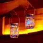 Solar Mason Jar Lights 20 LEDs Hängeleuchterdrahtlampe mit Deckelgriff Dekoration für Garten Bunte Beleuchtung 2m

Sonnenlicht Mason Jar Lichter 20 LEDs Hänge Laternen Lichtkette mit Deckel Griff Dekoration für Garten Farbige Beleuchtung 2m