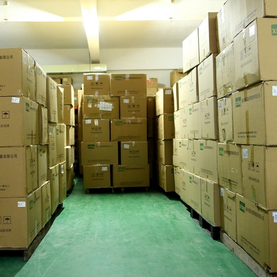 Warehouse Advanced Warehouse Meets Large Quantity Production.